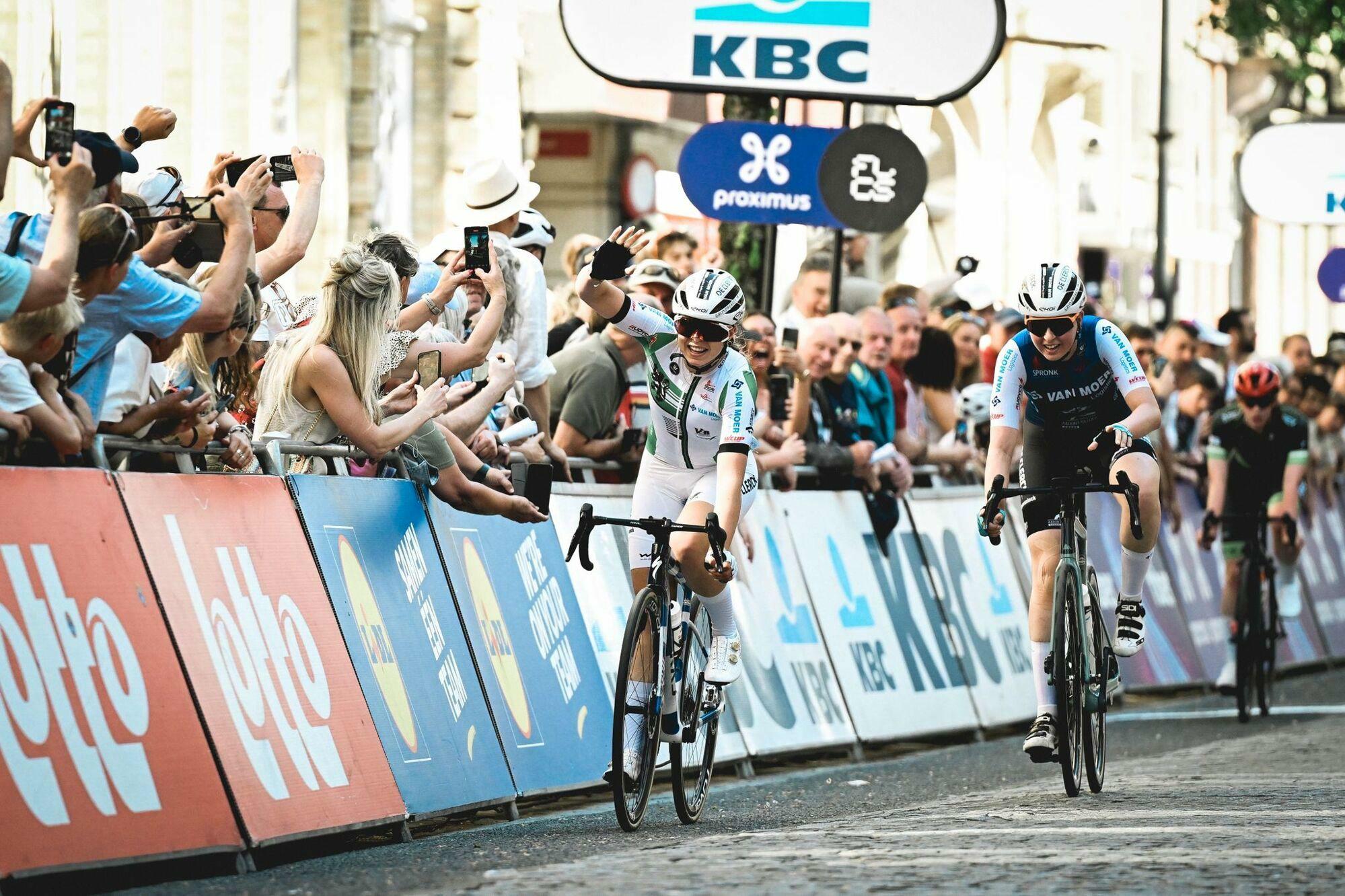 Anna Meeusen lives up to favorite status on the Rijselstraat